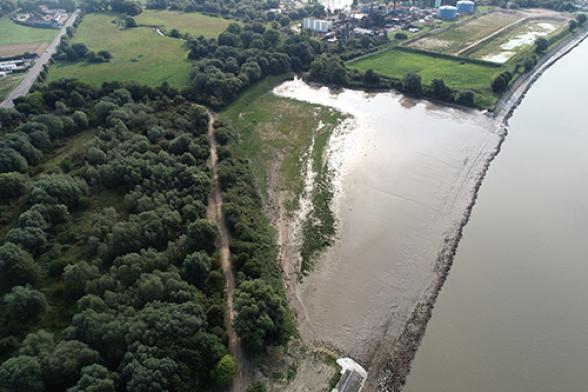 Vue aérienne du chenal de Berneville illustrant la restauration écologique de milieux naturels - Agrandir l'image, fenêtre modale